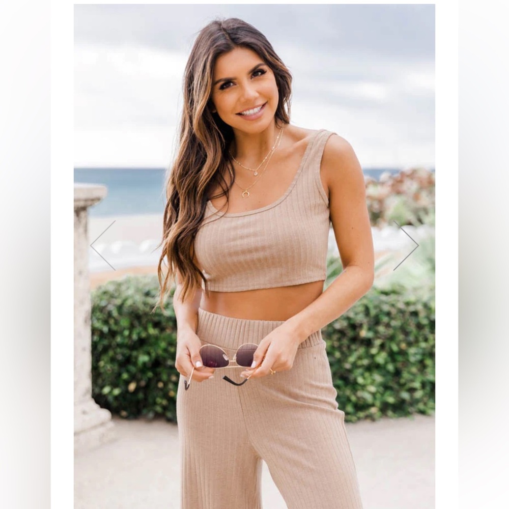 NWOT Pink Lily Crop